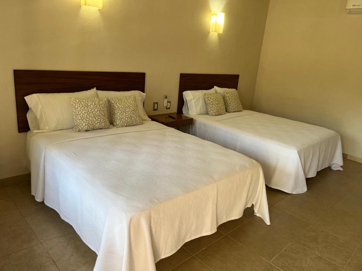 Natura Hotel & Villas Zihuatanejo Exterior photo