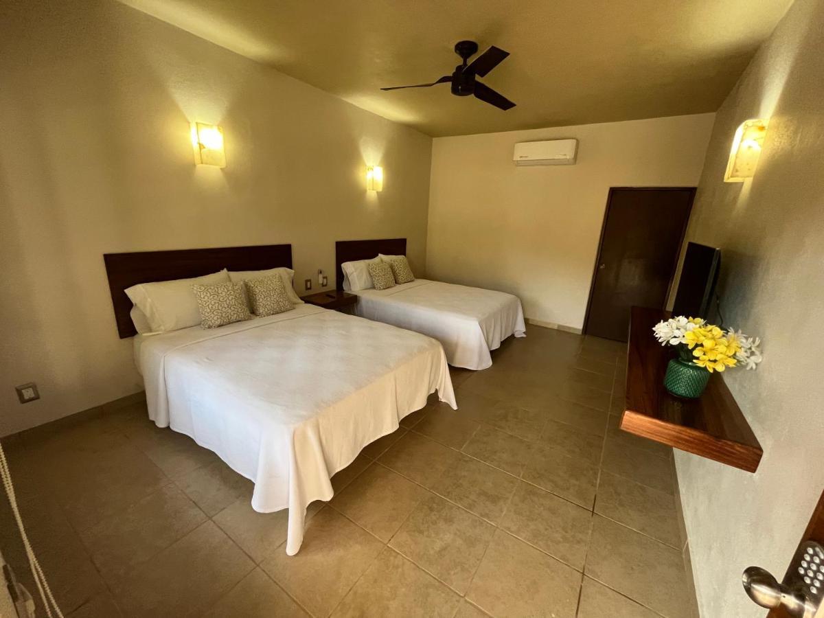 Natura Hotel & Villas Zihuatanejo Exterior photo